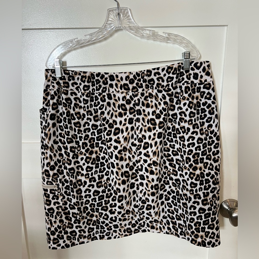 Zenergy Womens Chico Golf Skort. Size 2.5 or 14. Perfect for any activity!